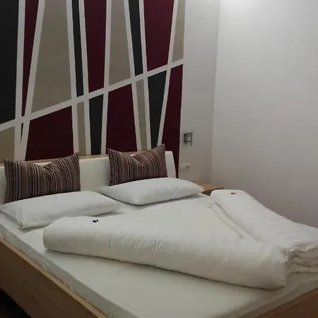 Hotel Garni Brunnenhof à Caldaro Extérieur photo